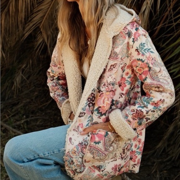Jackets & Blazers - PAISLEY FLORAL SHERPA LINED JACKET size S
